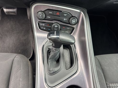 Used 2018 Dodge Challenger SXT RWD image 19