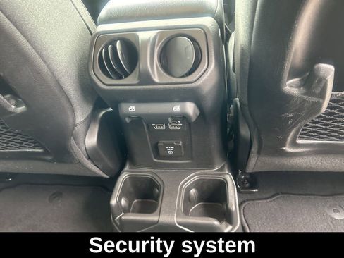 Certified 2024 Jeep Wrangler Unlimited Rubicon image 30