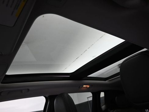 Used 2020 Jeep Renegade Limited w/ UConnect 8.4 Nav Group image 16