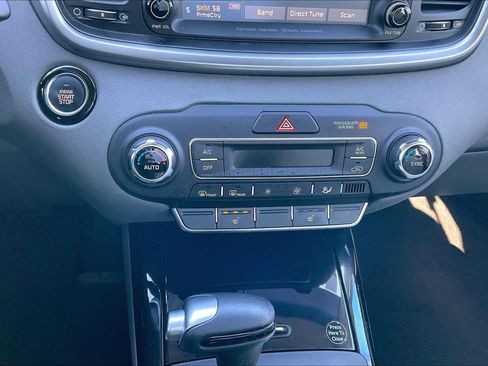 Used 2019 Kia Sorento SX image 15