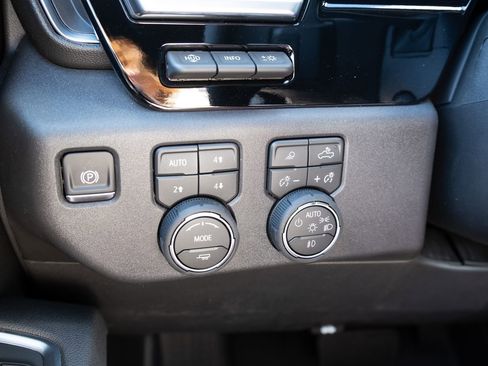New 2026 Chevrolet Silverado 1500 High Country AWD/4WD image 10