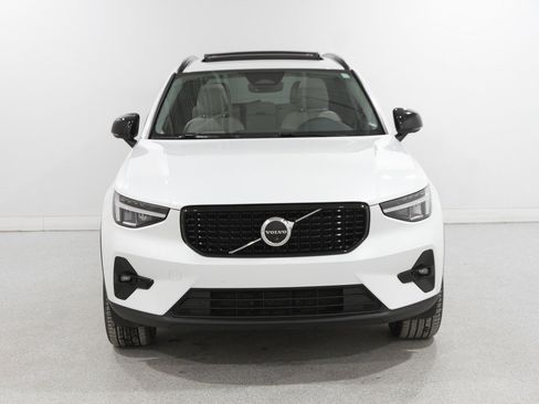 Used 2023 Volvo XC40 B5 Plus w/ Driver Assist Package image 2