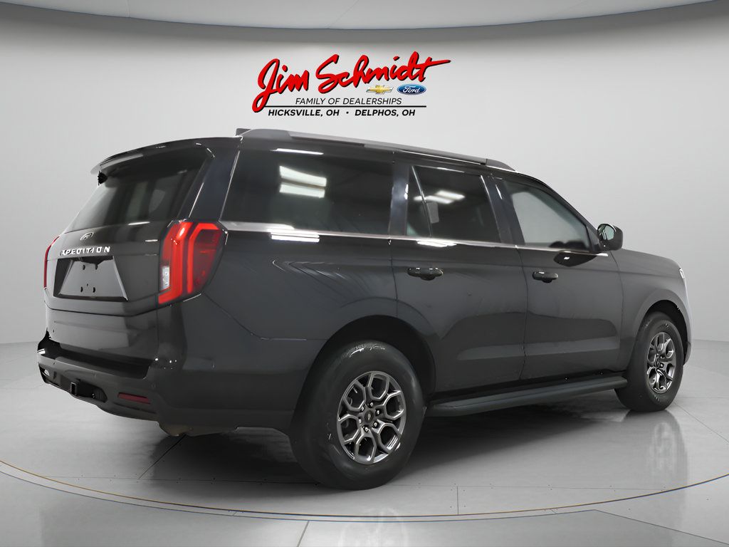 Used 2025 Ford Expedition Active AWD/4WD image 12