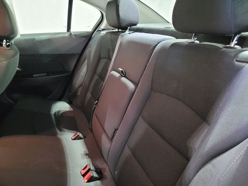 Used 2015 Chevrolet Cruze LT image 37