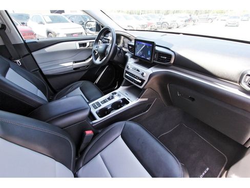 Certified 2023 Ford Explorer XLT w/ Equipment Group 202A RWD image 32