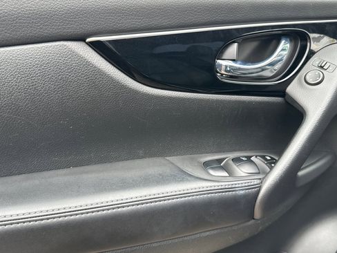 Used 2019 Nissan Rogue Sport SL image 11