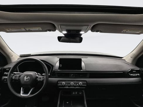 Used 2024 Honda Pilot Touring image 14