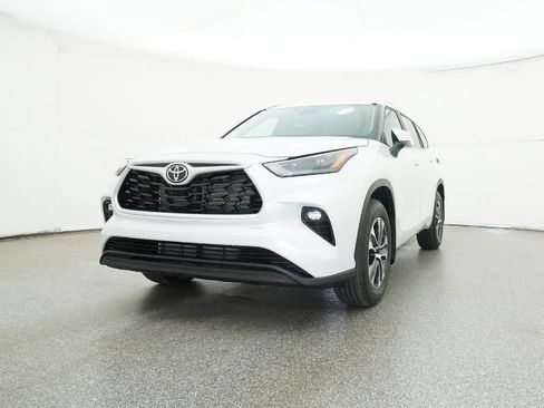 New 2026 Toyota Highlander XLE image 32