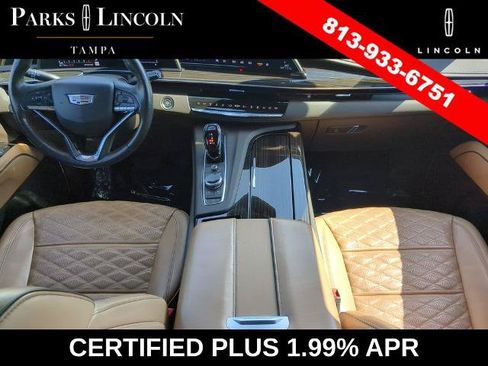 Used 2022 Cadillac Escalade Premium Luxury AWD/4WD image 12