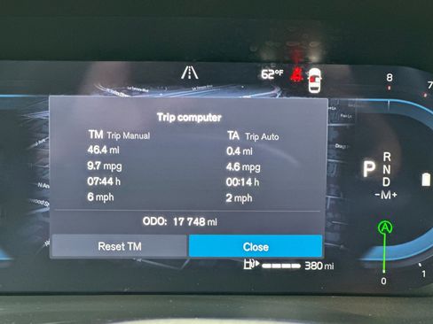 Certified 2025 Volvo XC60 B5 Plus image 32