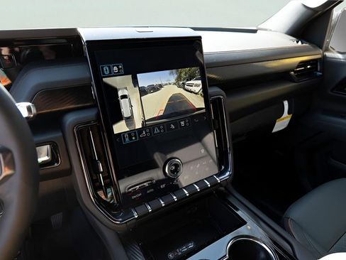 New 2026 GMC Yukon XL AT4 w/ AT4 Premium Plus Package image 15