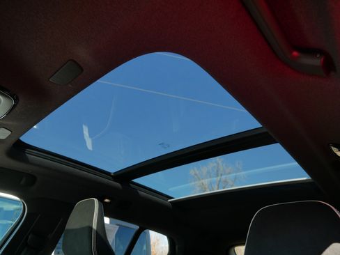 Certified 2022 Volvo XC40 P8 Recharge Ultimate image 28