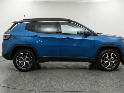 Used 2025 Jeep Compass Limited AWD/4WD image 11