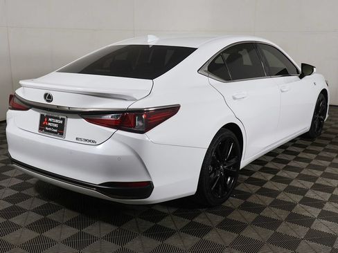 Used 2023 Lexus ES 300h F Sport FWD image 11