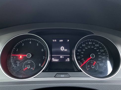 Used 2017 Volkswagen Golf S image 25