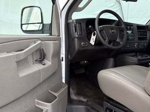 New 2026 Chevrolet Express 2500 RWD image 28
