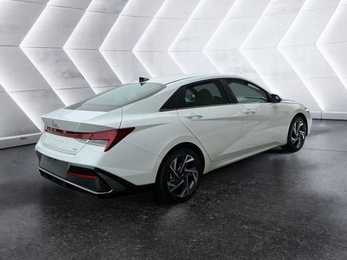 New 2026 Hyundai Elantra Limited FWD image 5