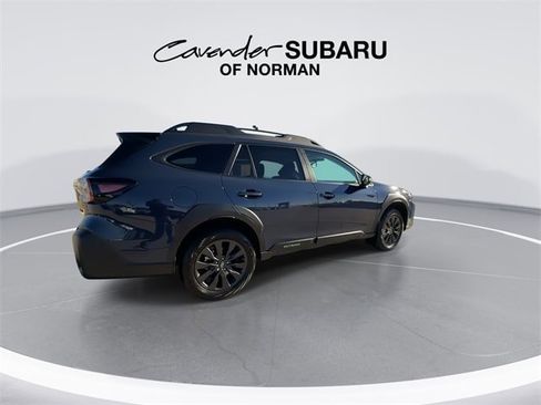 Used 2025 Subaru Outback Onyx Edition image 8