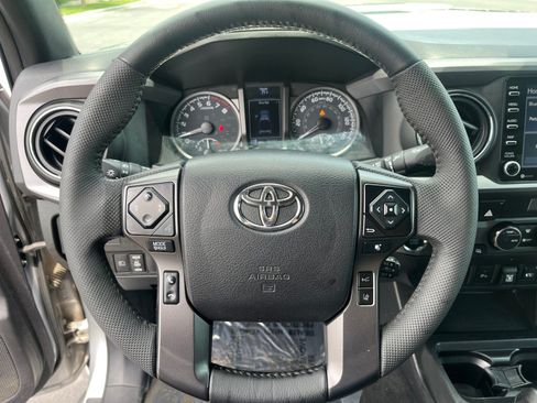 Used 2021 Toyota Tacoma TRD Sport w/ Technology Package AWD/4WD image 12