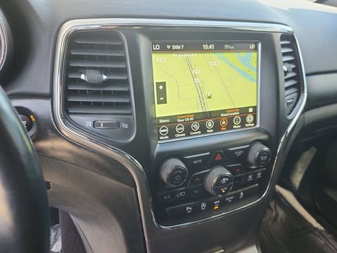 Used 2018 Jeep Grand Cherokee Altitude AWD/4WD image 23