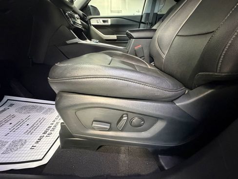Used 2023 Ford Explorer Limited image 48
