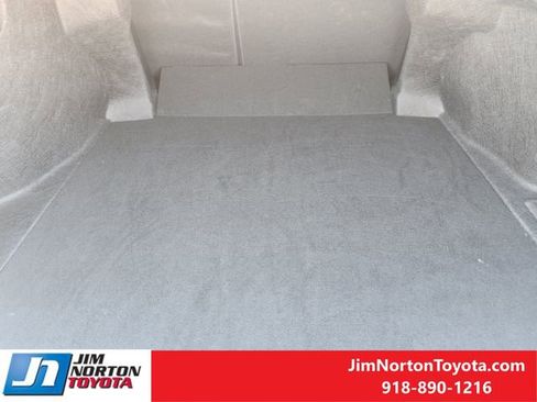 Used 2025 Toyota Camry SE w/ Convenience Package image 33