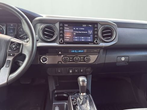 Used 2023 Toyota Tacoma TRD Off-Road image 12