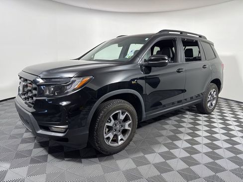 Used 2022 Honda Passport TrailSport image 2