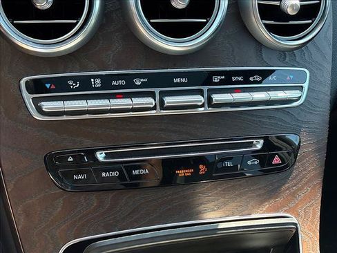 Used 2019 Mercedes-Benz GLC 300 4MATIC image 15