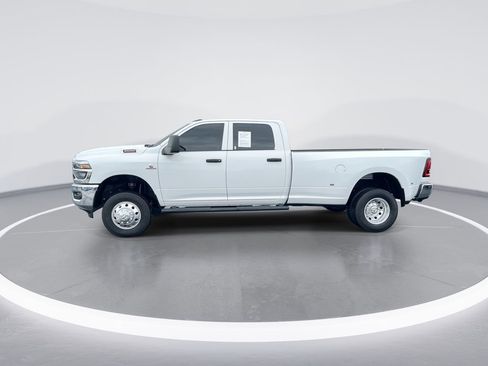 Used 2026 RAM 3500 Tradesman w/ Chrome Appearance Group AWD/4WD image 5