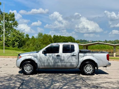 Used 2019 Nissan Frontier SV AWD/4WD image 11