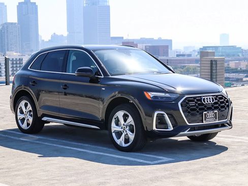 Used 2023 Audi Q5 2.0T Prestige w/ Prestige Package AWD/4WD image 3