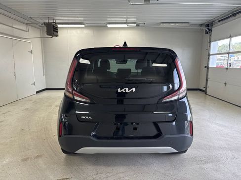 Used 2023 Kia Soul LX w/ LX Technology Package FWD image 5