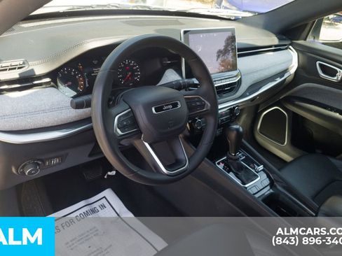 Used 2024 Jeep Compass Latitude AWD/4WD image 14