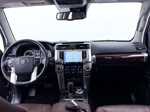 Used 2022 Toyota 4Runner Limited AWD/4WD image 30