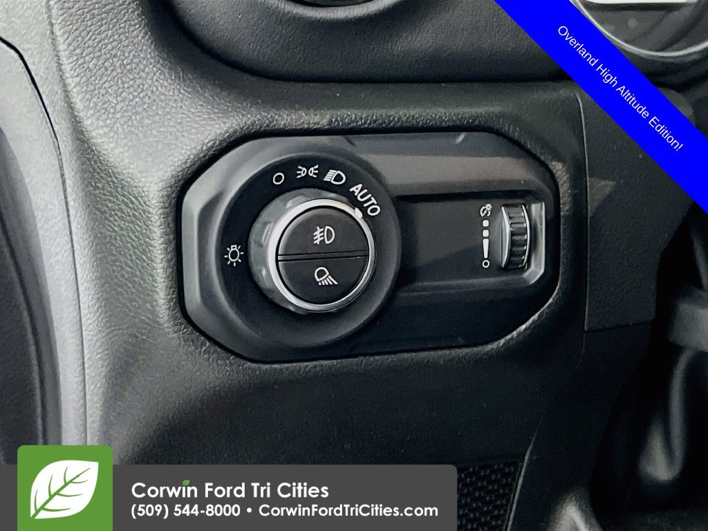 Used 2023 Jeep Gladiator Overland AWD/4WD image 17