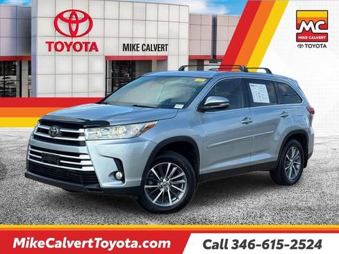 Used 2019 Toyota Highlander XLE AWD/4WD image 1