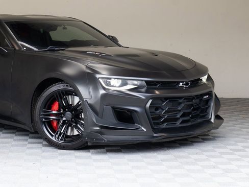 Used 2021 Chevrolet Camaro ZL1 image 3