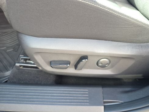 Used 2025 Nissan Rogue SV AWD/4WD image 11