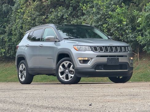 Used 2021 Jeep Compass Limited AWD/4WD image 2