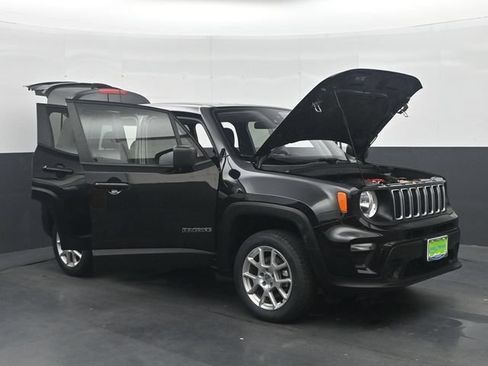 Used 2023 Jeep Renegade Latitude AWD/4WD image 35