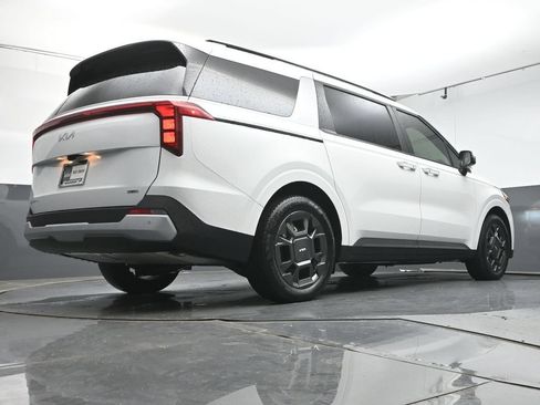 Used 2026 Kia Carnival EX FWD image 41