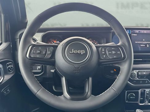 Used 2025 Jeep Wrangler Unlimited Sport AWD/4WD image 14