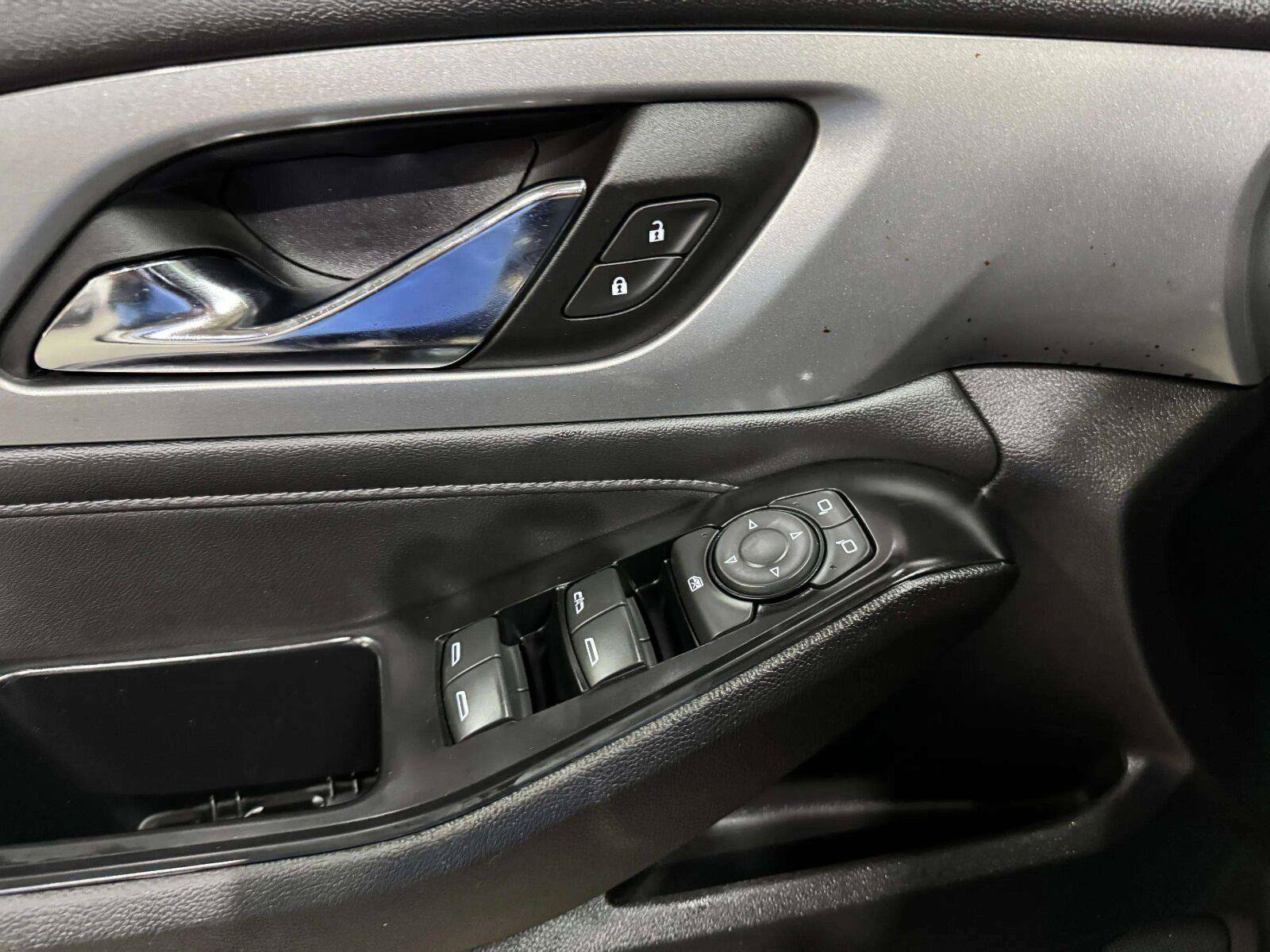 Used 2023 Chevrolet Traverse LT AWD/4WD image 22