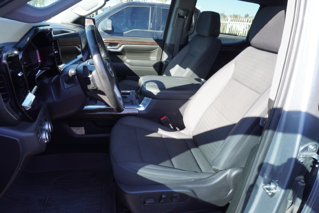 Used 2024 GMC Sierra 1500 Elevation w/ Preferred Package AWD/4WD image 9