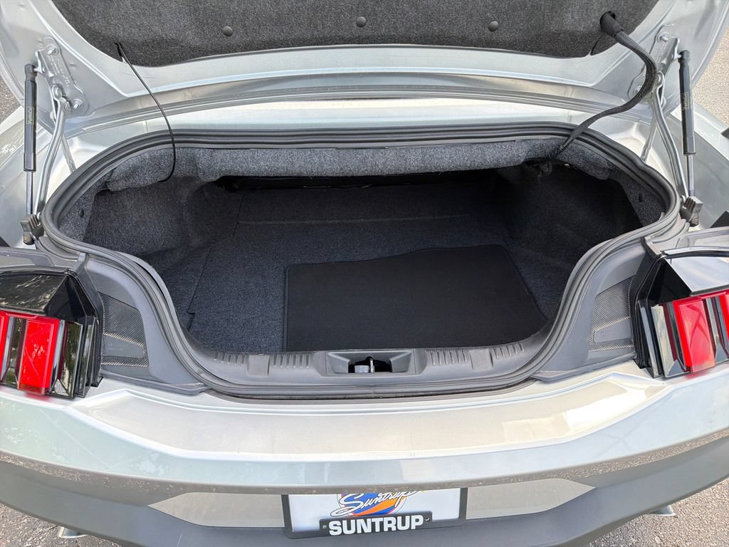 Used 2025 Ford Mustang Premium RWD image 28