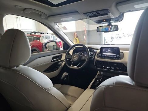 Used 2023 Nissan Rogue SL AWD/4WD image 28