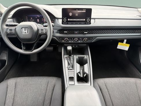 Used 2025 Honda Accord SE image 9