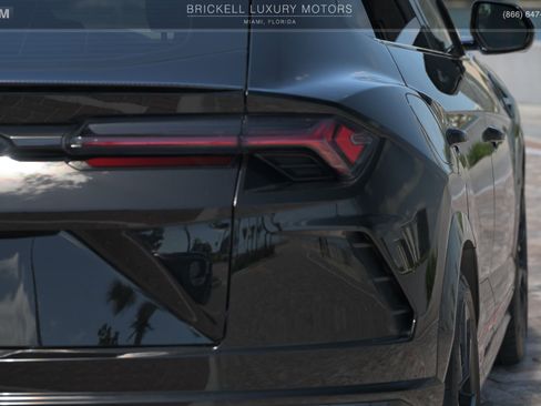Used 2020 Lamborghini Urus image 54