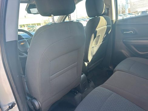Used 2017 Chevrolet Trax LS image 15